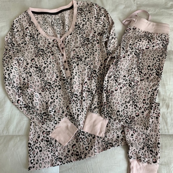 Jane and Bleecker Other - Pink Cheetah print thermal pj’s